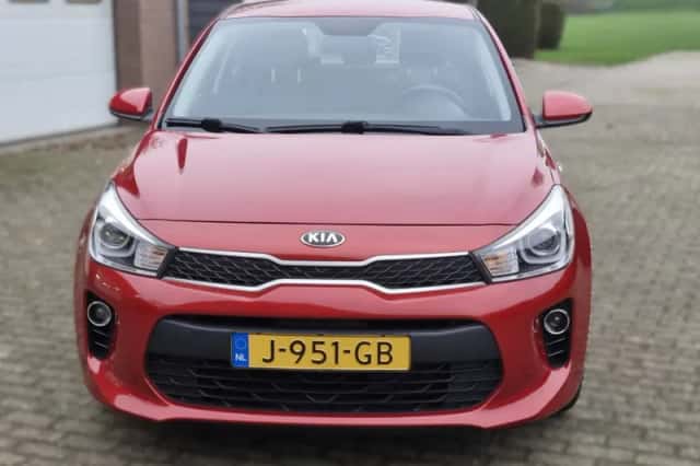 Kia Rio (2020) thumbnail 2