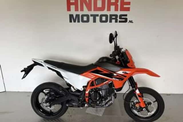 KTM 125 (2025) thumbnail 1