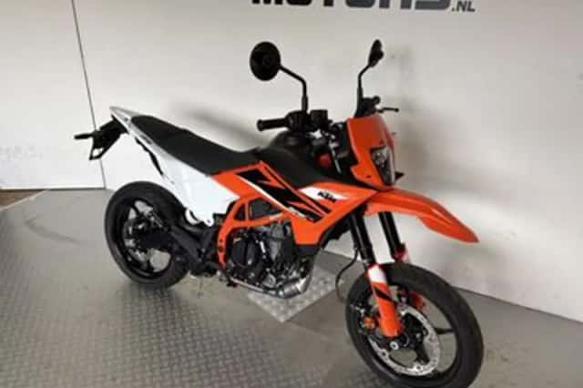 KTM 125 (2025) thumbnail 2