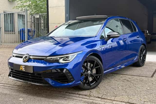 Volkswagen Golf (2021) thumbnail 1