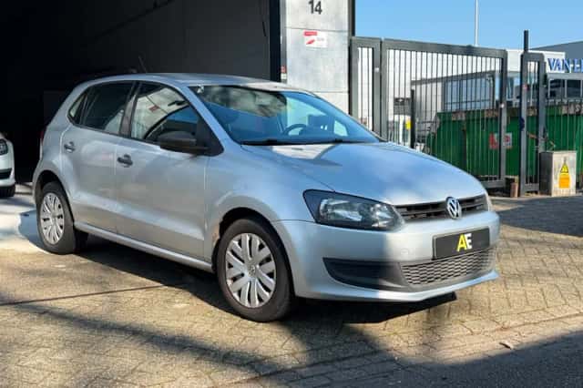 Volkswagen Polo (2011) thumbnail 2