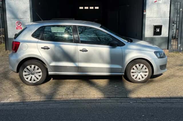 Volkswagen Polo (2011) thumbnail 4