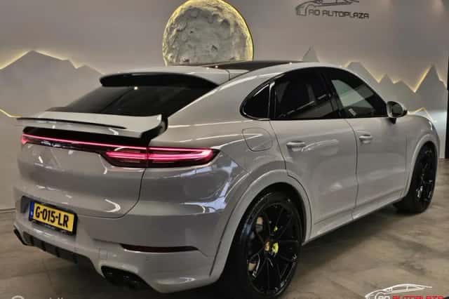 Porsche Cayenne Coupé (2019) thumbnail 2