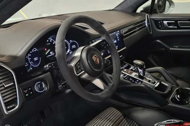 Porsche Cayenne Coupé (2019) thumbnail 3