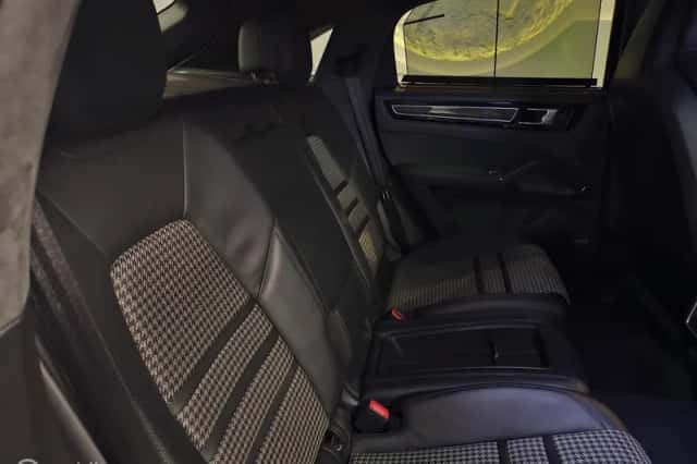 Porsche Cayenne Coupé (2019) thumbnail 4