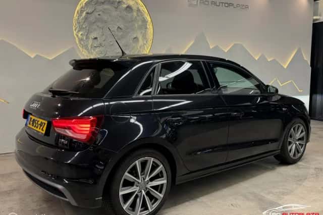 Audi A1 (2013) thumbnail 2