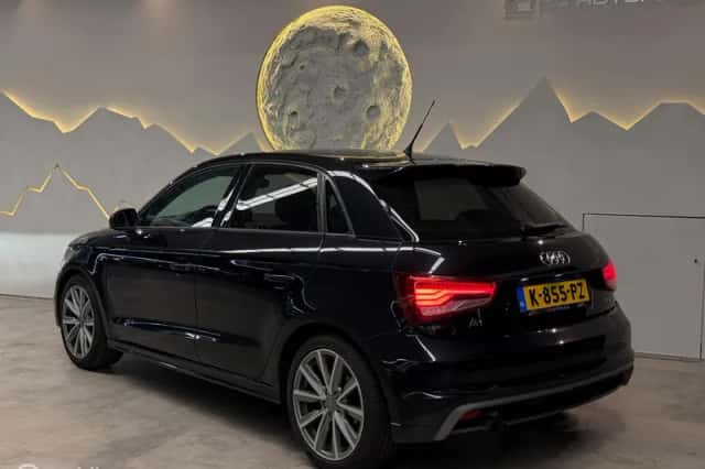 Audi A1 (2013) thumbnail 6