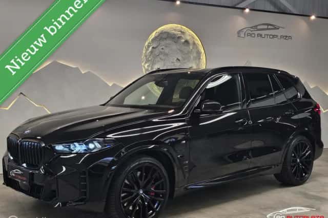 BMW X5 (2023) thumbnail 1