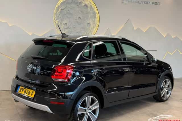 Volkswagen Polo (2013) thumbnail 2