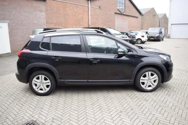 Peugeot 2008 (2019) thumbnail 4