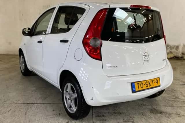 Opel Agila (2011) thumbnail 3