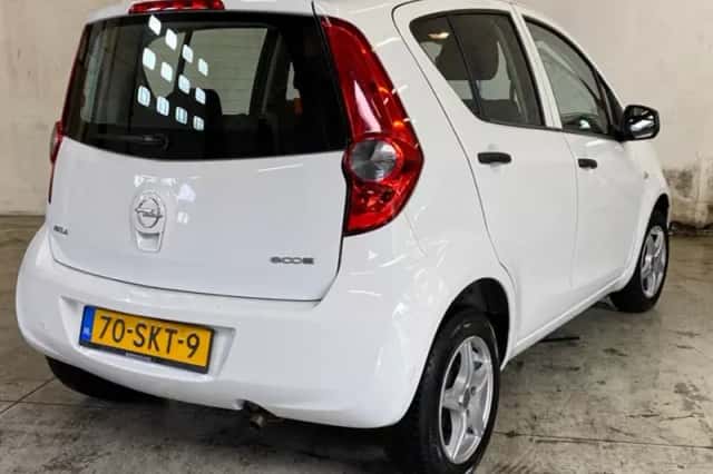Opel Agila (2011) thumbnail 4