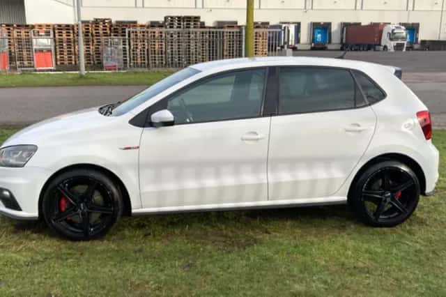 Volkswagen Polo (2015) thumbnail 2
