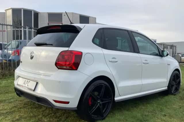 Volkswagen Polo (2015) thumbnail 4