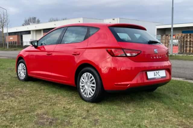 SEAT Leon (2015) thumbnail 3