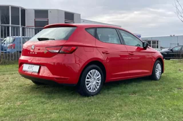 SEAT Leon (2015) thumbnail 4