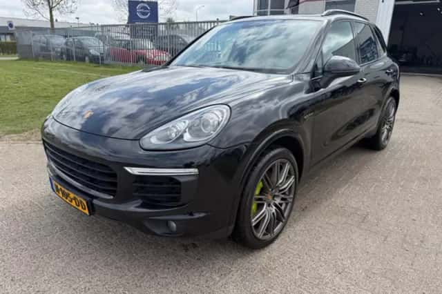 Porsche Cayenne (2018) thumbnail 1