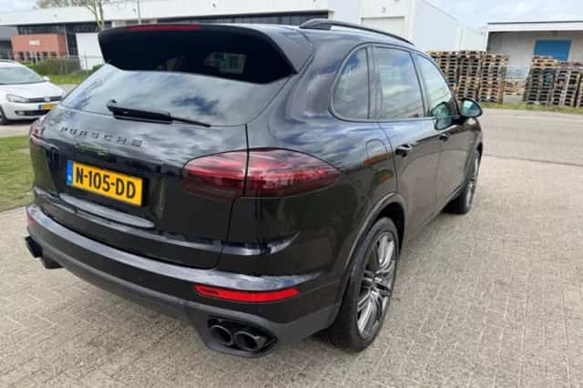 Porsche Cayenne (2018) thumbnail 3