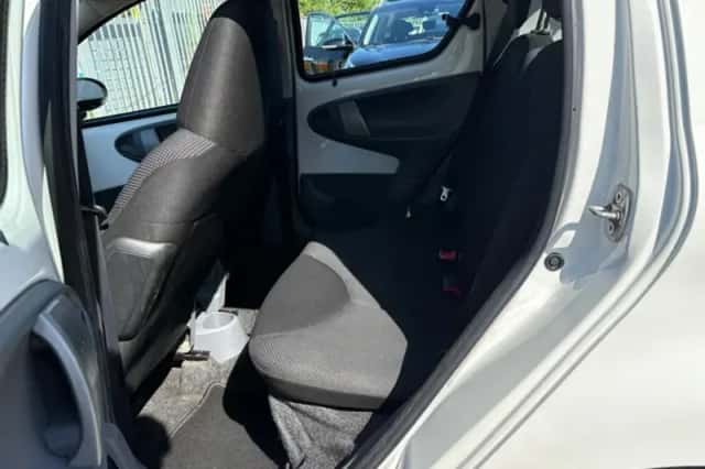 Toyota Aygo (2011) thumbnail 6