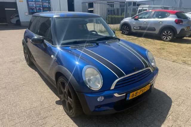 MINI One (2001) thumbnail 2