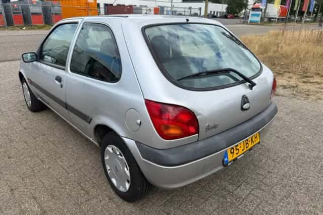Ford Fiesta (2002) thumbnail 4