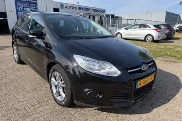 Ford Focus (2014) thumbnail 2