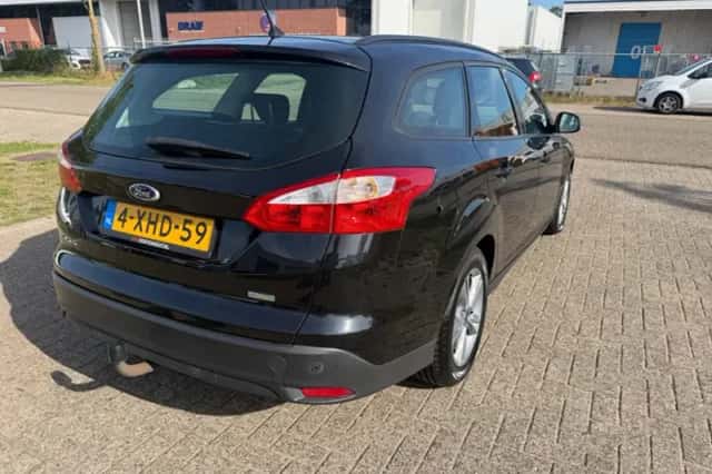 Ford Focus (2014) thumbnail 3
