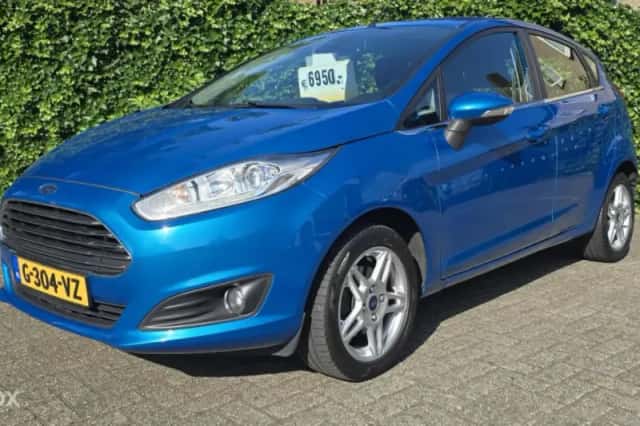 Ford Fiesta (2013) thumbnail 1