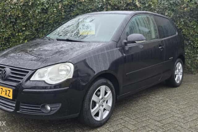Volkswagen Polo (2009) thumbnail 2