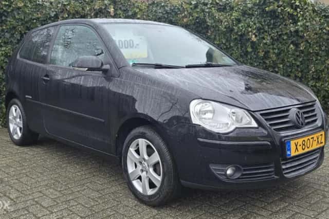 Volkswagen Polo (2009) thumbnail 3