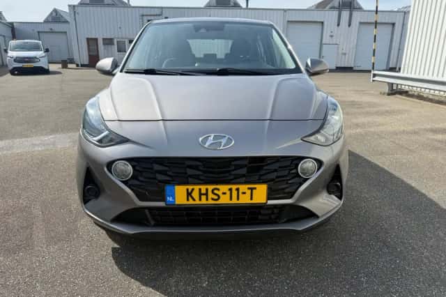 Hyundai i10 (2023) thumbnail 2