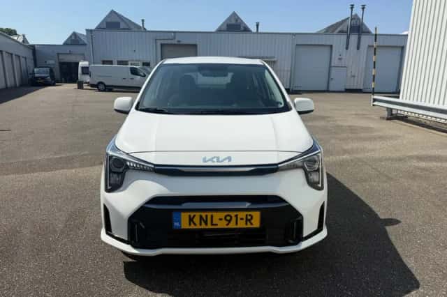 Kia Picanto (2025) thumbnail 2
