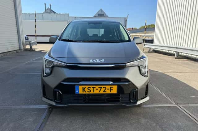 Kia Picanto (2024) thumbnail 2