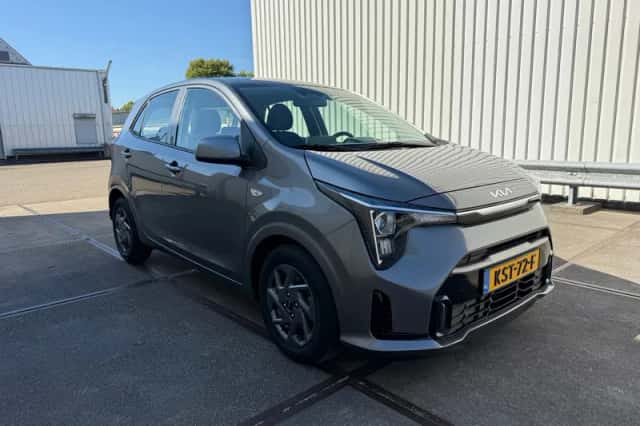 Kia Picanto (2024) thumbnail 3