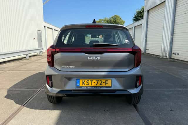 Kia Picanto (2024) thumbnail 6