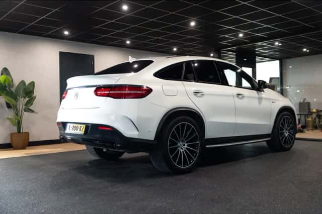 Mercedes-Benz GLE (2018) thumbnail 3