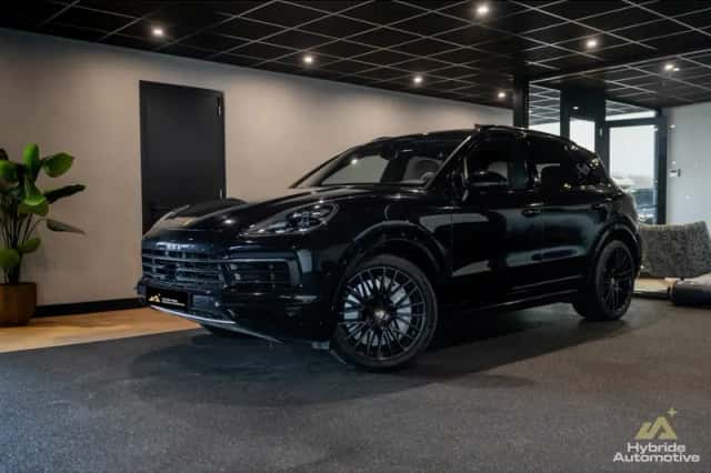 Porsche Cayenne (2018) thumbnail 1