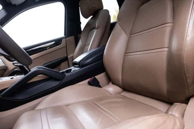 Porsche Cayenne (2018) thumbnail 4
