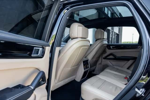 Porsche Cayenne (2018) thumbnail 6