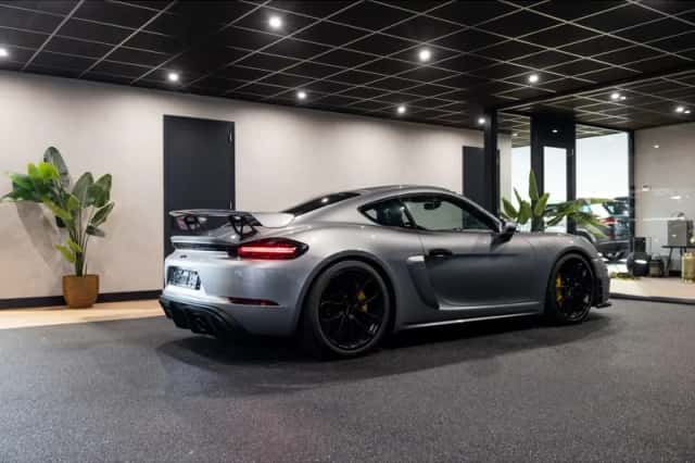 Porsche 718 (2019) thumbnail 3