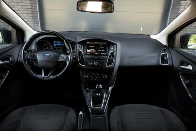 Ford Focus (2015) thumbnail 2