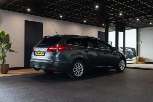 Ford Focus (2015) thumbnail 3