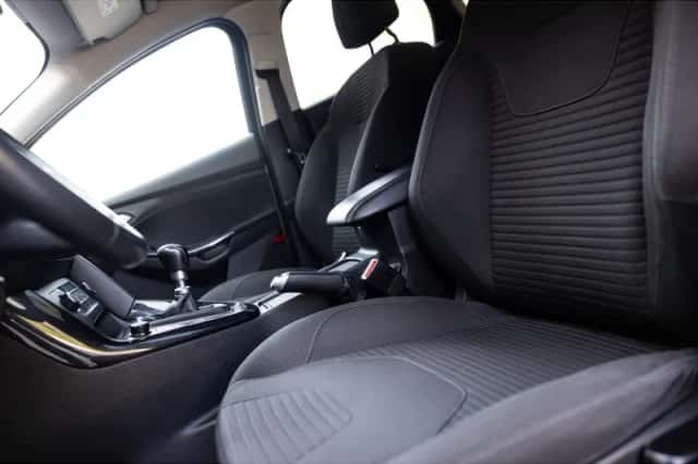 Ford Focus (2015) thumbnail 4