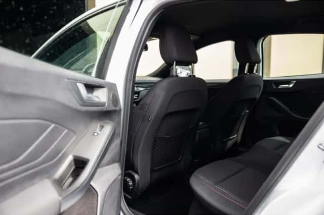 Ford Focus (2021) thumbnail 6