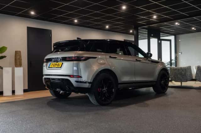 Land Rover Range Rover Evoque (2023) thumbnail 3