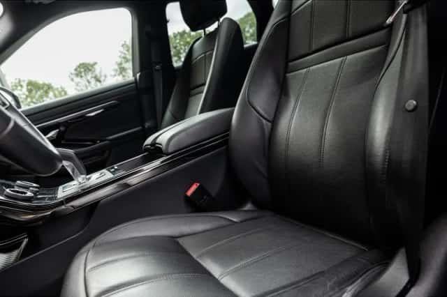 Land Rover Range Rover Evoque (2023) thumbnail 4