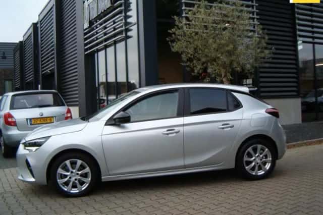 Opel Corsa (2022) thumbnail 2