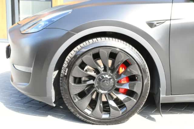 Tesla Model Y (2022) thumbnail 6