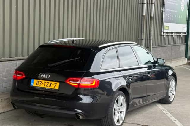 Audi A4 (2012) thumbnail 4