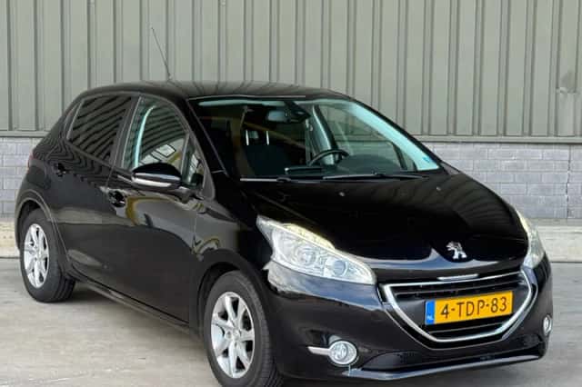Peugeot 208 (2014) thumbnail 2